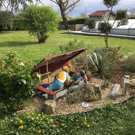 Pradere Avec Piscine