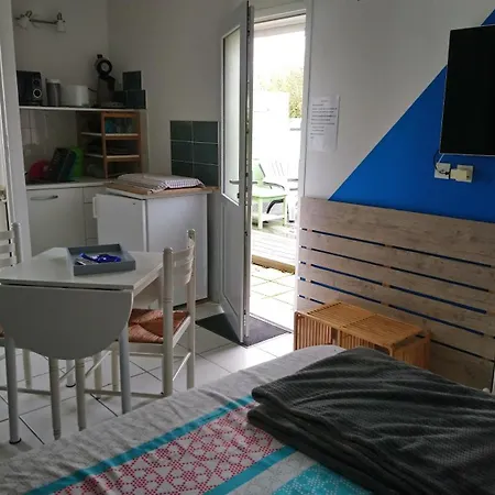 Pradere Avec Piscine Virazeil