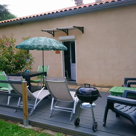 Pradere Avec Piscine Апартаменты